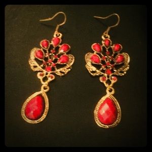 Tear drop dangle earring